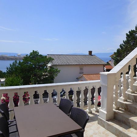 Apartments Villa Rosmarin Omišalj Kültér fotó