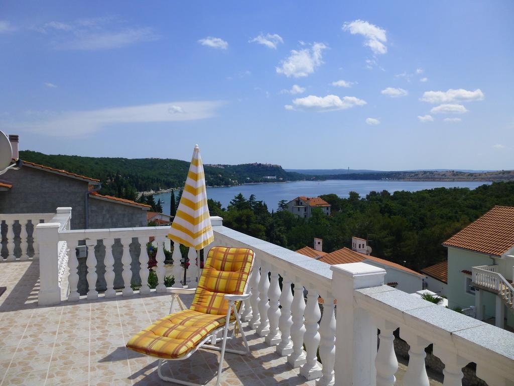 Apartments Villa Rosmarin Omišalj Szoba fotó