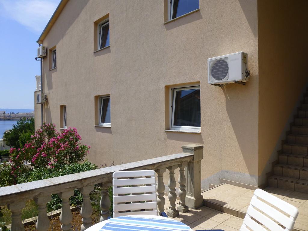 Apartments Villa Rosmarin Omišalj Kültér fotó