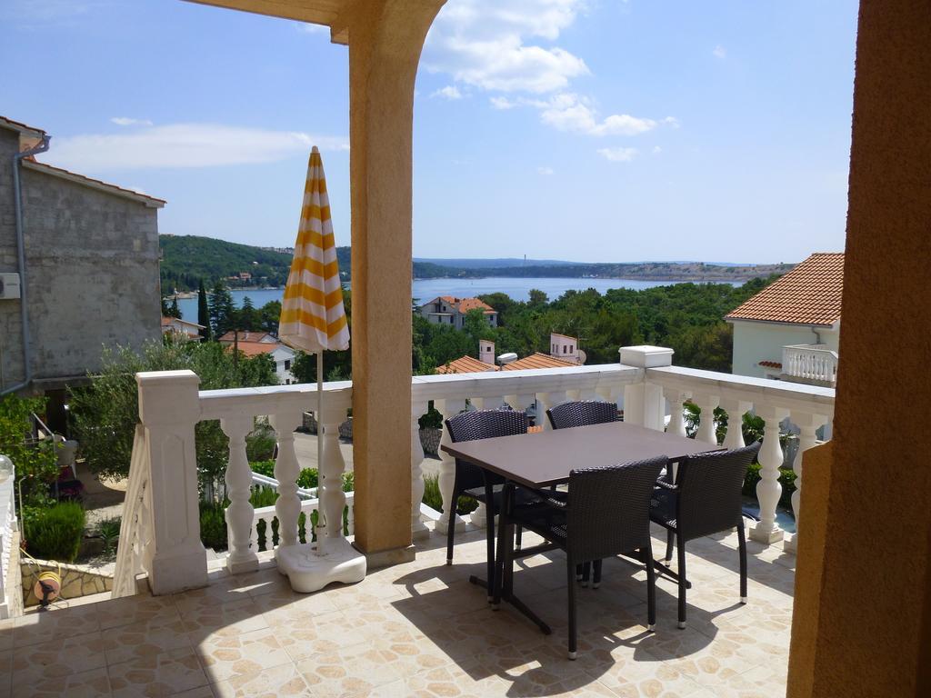 Apartments Villa Rosmarin Omišalj Kültér fotó