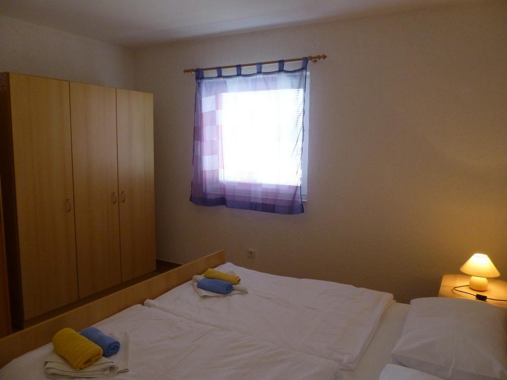 Apartments Villa Rosmarin Omišalj Kültér fotó
