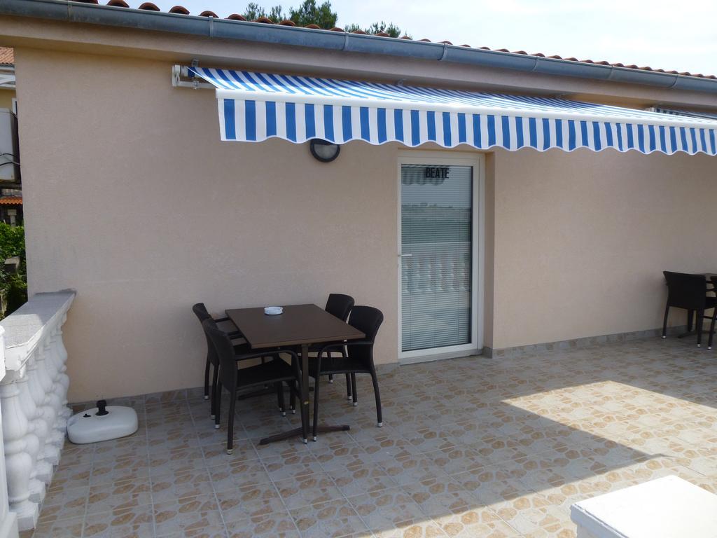 Apartments Villa Rosmarin Omišalj Kültér fotó