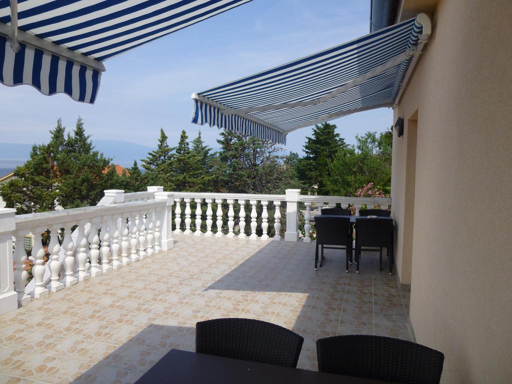 Apartments Villa Rosmarin Omišalj Kültér fotó