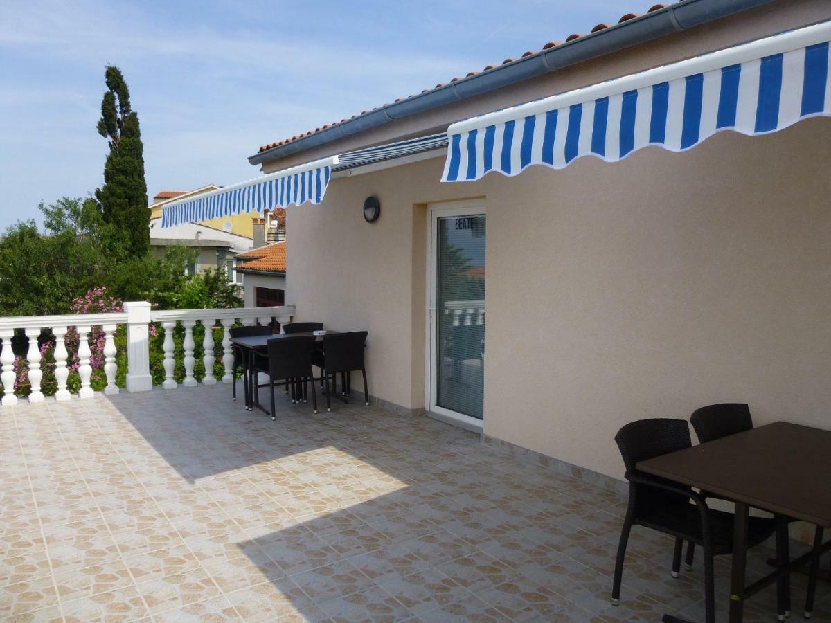 Apartments Villa Rosmarin Omišalj Kültér fotó