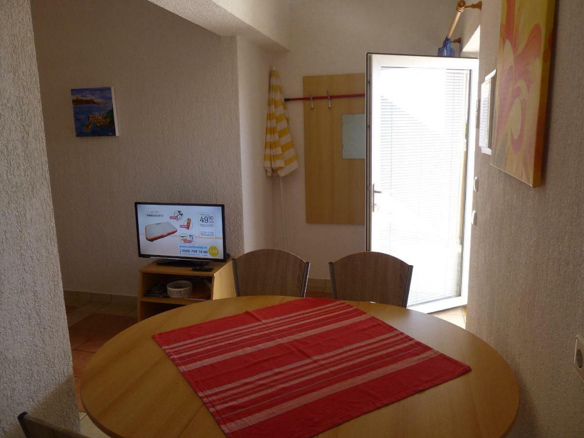 Apartments Villa Rosmarin Omišalj Kültér fotó