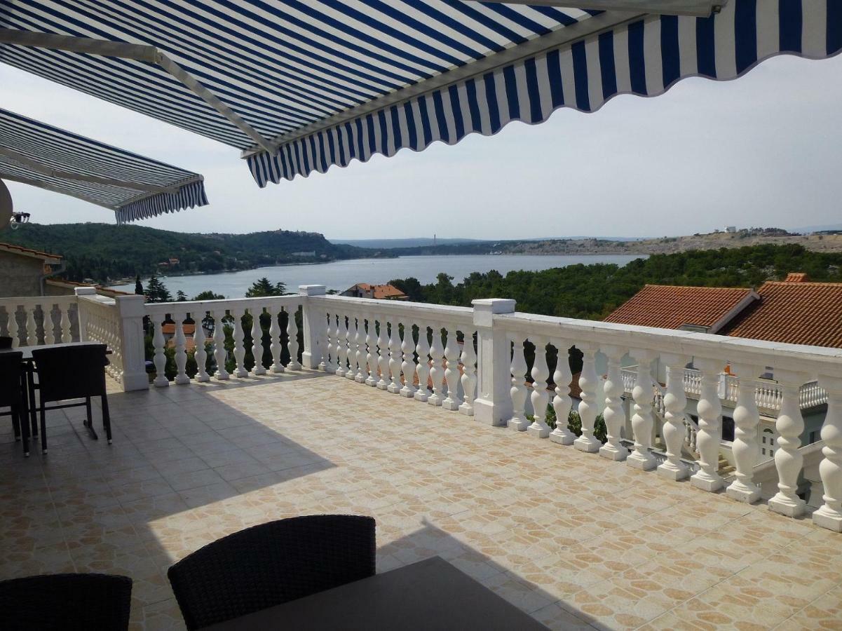 Apartments Villa Rosmarin Omišalj Kültér fotó